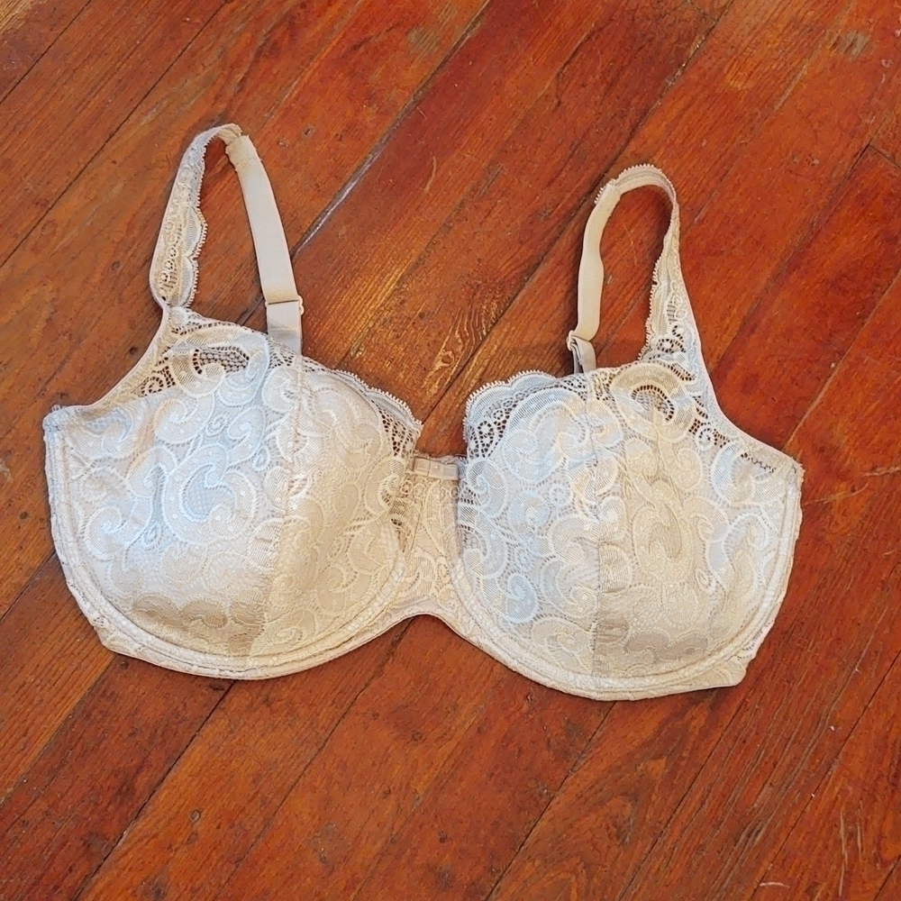 Playtex Women's Love My Curves Thin Foam With Lace Nude Bra Sz 38DDD